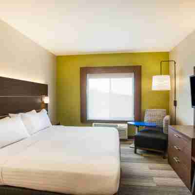 Holiday Inn Express & Suites Cedar City Rooms