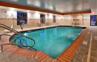Holiday Inn Express & Suites ST Louis Airport Hoteles en Berkeley