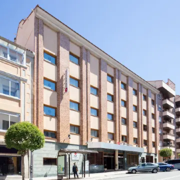 Dorma Reina Isabel Отели рядом с достопримечательностью «City Hall»