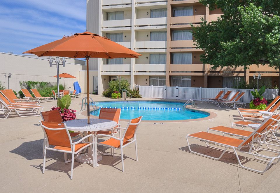 Holiday Inn St. Louis-Forest ParkOver view