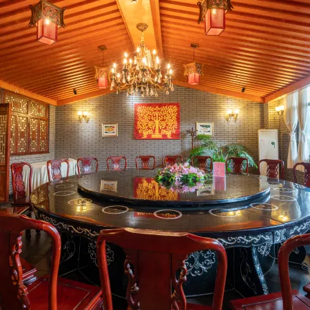 Yijia Hotel