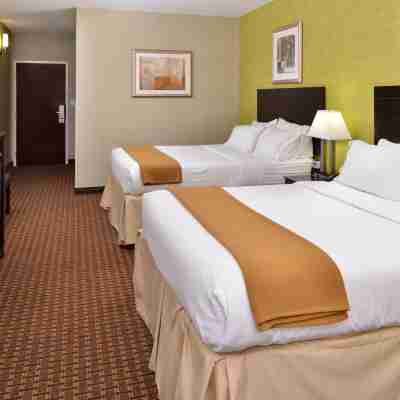 Holiday Inn Express & Suites Indianapolis W - Airport Area Rooms