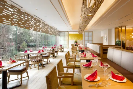 Hotel Nikko Himeji Отели рядом со станцией JR Higashi-Himeji Station