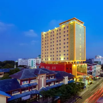 Best Western Plus Makassar Beach Hotels near Losari Beach