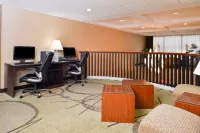 Holiday Inn Express & Suites West Chester Hoteles en Municipio de Concord