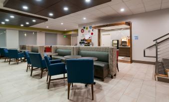 Holiday Inn Express & Suites Everett