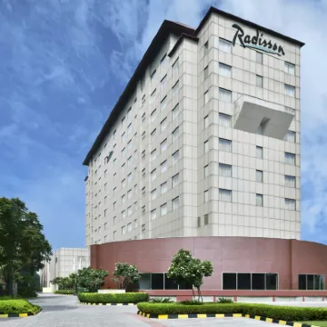 Radisson Gurugram Udyog Vihar Hotels near DLF Cyber Hub