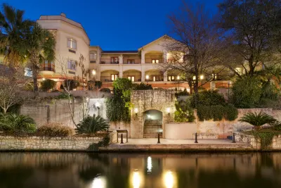 Hotel Indigo San Antonio-Riverwalk Отели в г. Сан-Антонио