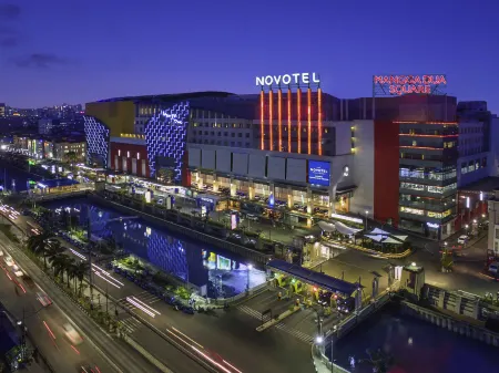 Novotel Jakarta Mangga Dua Square Отели рядом с достопримечательностью «PRJ Kemayoran Gambir Expo Hall D Gudang»