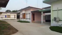 Suanrak Resort Hoteles en Bang Pla Ma