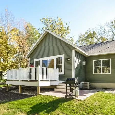 Four Gen House on Hill in Saugatuck Walk to Town