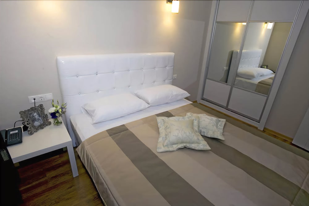 Kondo Suites