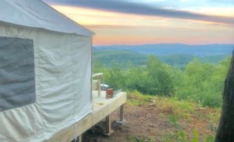Tentrr - The Look Out at Chill Hill - Housity