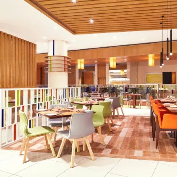Four Points by Sheraton Puchong Отели рядом с достопримечательностью «Торговый центр Summit USJ»