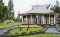 Brastagi Cottage