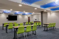 Holiday Inn Express & Suites Ontario
