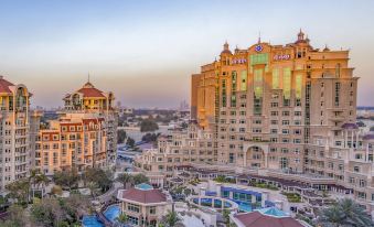 Swissôtel Al Murooj Dubai