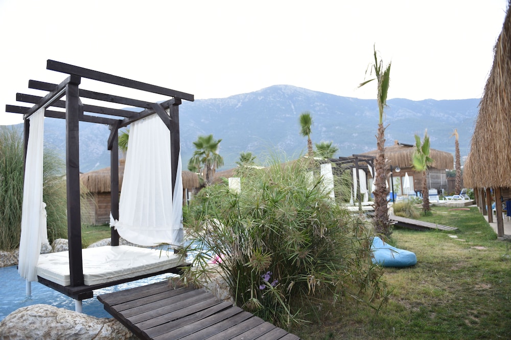 Sahra Su Holiday Village & Spa