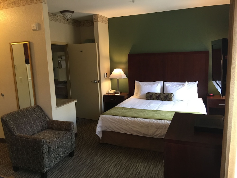 Hawthorn Suites by Wyndham Rancho Cordova/Folsom