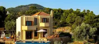 Alonissos Poikilma Villas - Luxury Villas in Alonissos in Nature with Private Pools