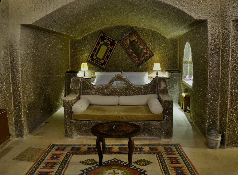 Grand Cave Suites