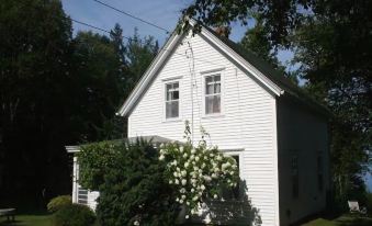 Holmes Caldwell Cottage - Three Bedroom Home