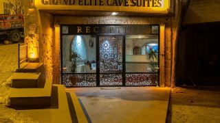 grand-elite-cave-suites