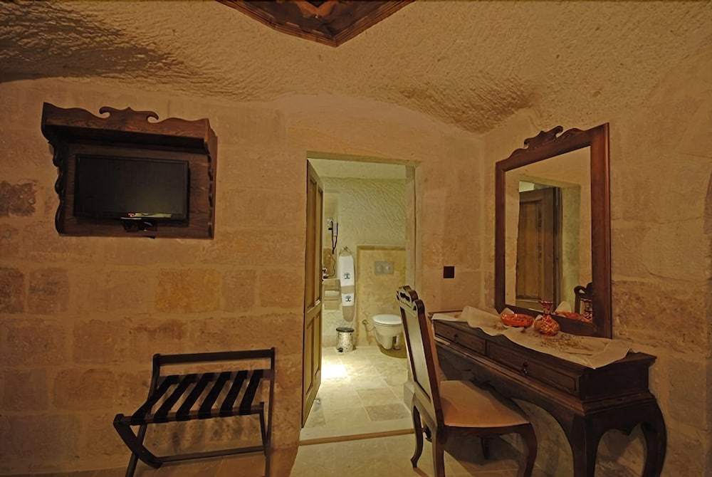 Phocas Cave Suites