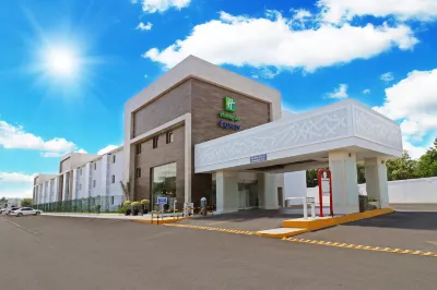 Holiday Inn Express 彼德拉斯內格拉斯