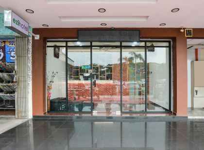 OYO 89407 EZI Hotel