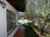 House Kia Hotels in Preko