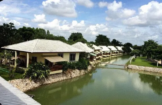 亞蘭河畔度假村