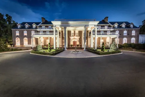 The Mimslyn Inn Hotels in Luray