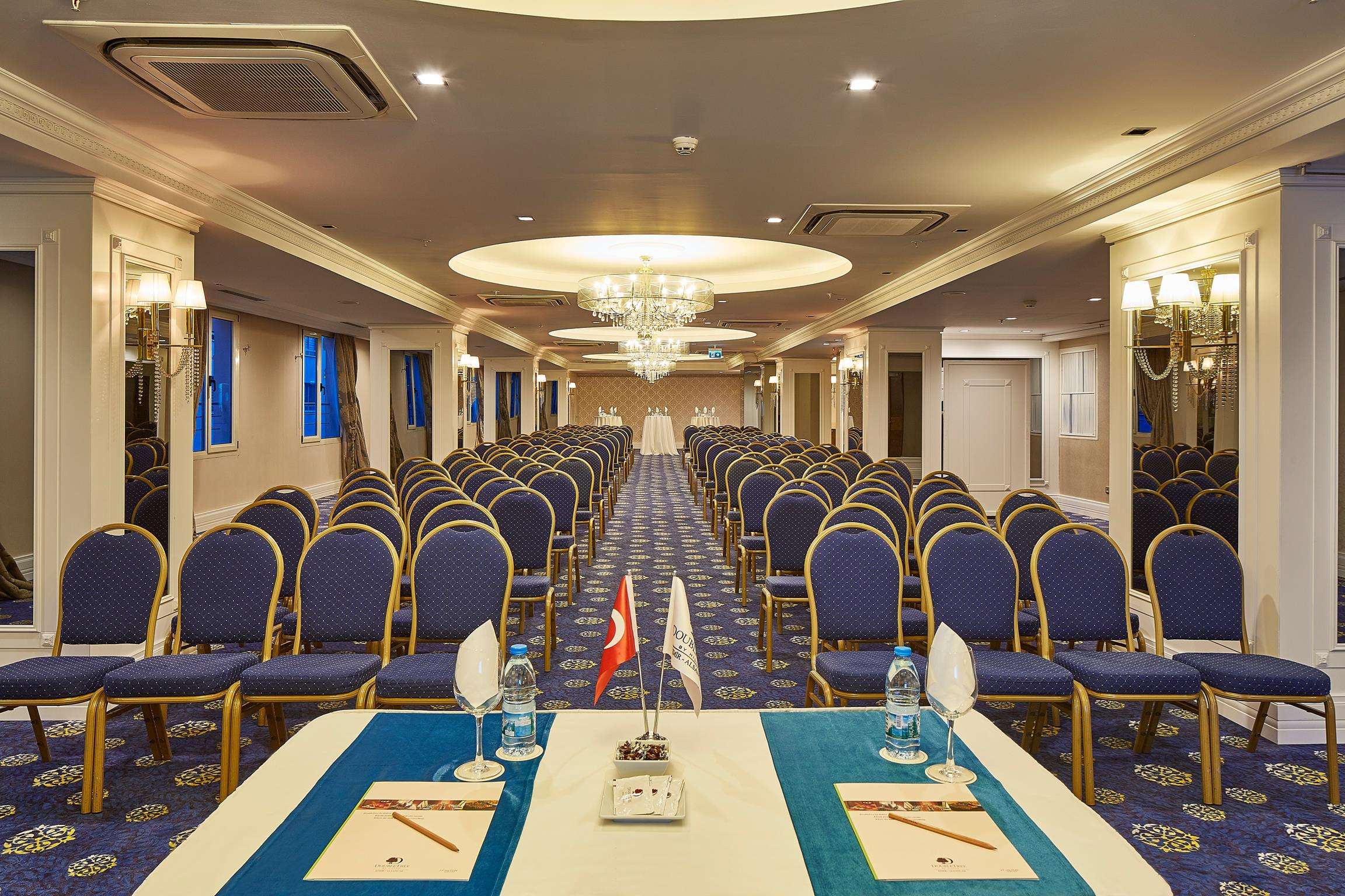 DoubleTree by Hilton Izmir - Alsancak