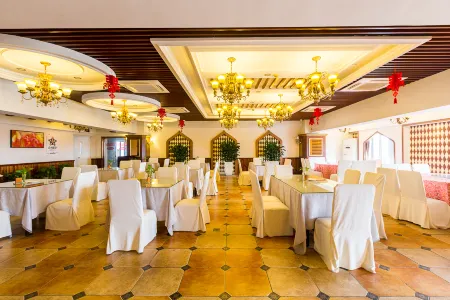 Kaiyuan Manju Select Hotel(Hongqiao Hub National Exhibition Center Store) Отели рядом с достопримечательностью «Dayuantong Temple»