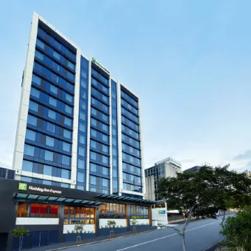 Holiday Inn Express BRISBANE CENTRAL by IHG Отели рядом с достопримечательностью «Кастом Хаус»