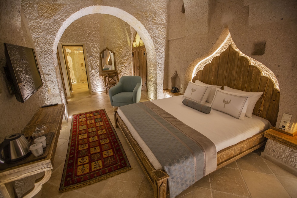 Anka Cave Suites