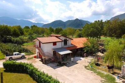 Azienda Agrituristica Pericle فنادق في 