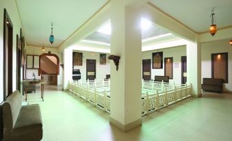 Hotel Navrang - Housity