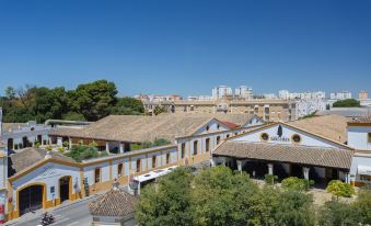 Real Escuela Home Surthy Apartments