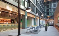 Holiday Inn LONDON - HEATHROW BATH ROAD by IHG - バー