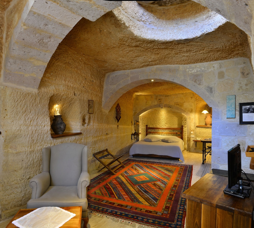 Sultan Cave Suites