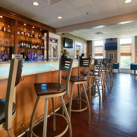 Best Western Plus Lawnfield Inn Suites