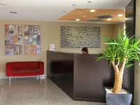 Blu Hotel Pamplona فنادق في Noain