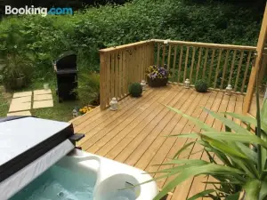 Herons Lake Retreat Hot Tub Lodges