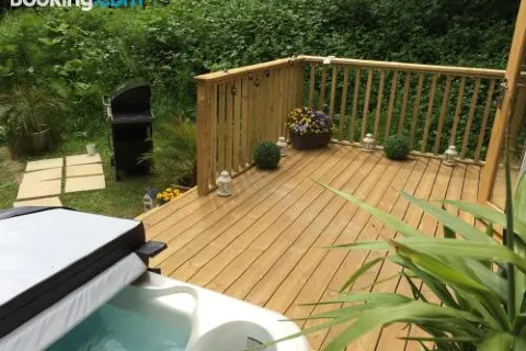 Herons Lake Retreat Hot Tub Lodges