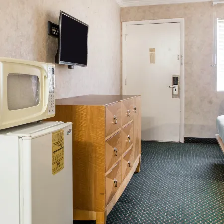 Economy Motel