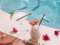 Pullman Cairns International - Pools