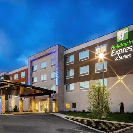 Holiday Inn Express & Suites MADISON by IHG