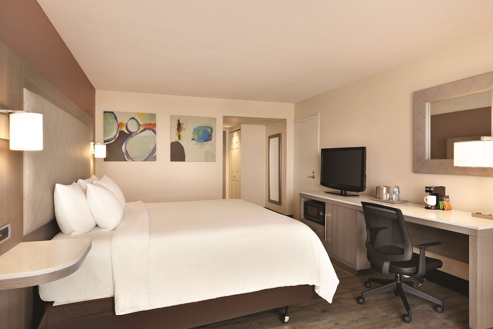 Radisson Hotel Lenexa Overland Park